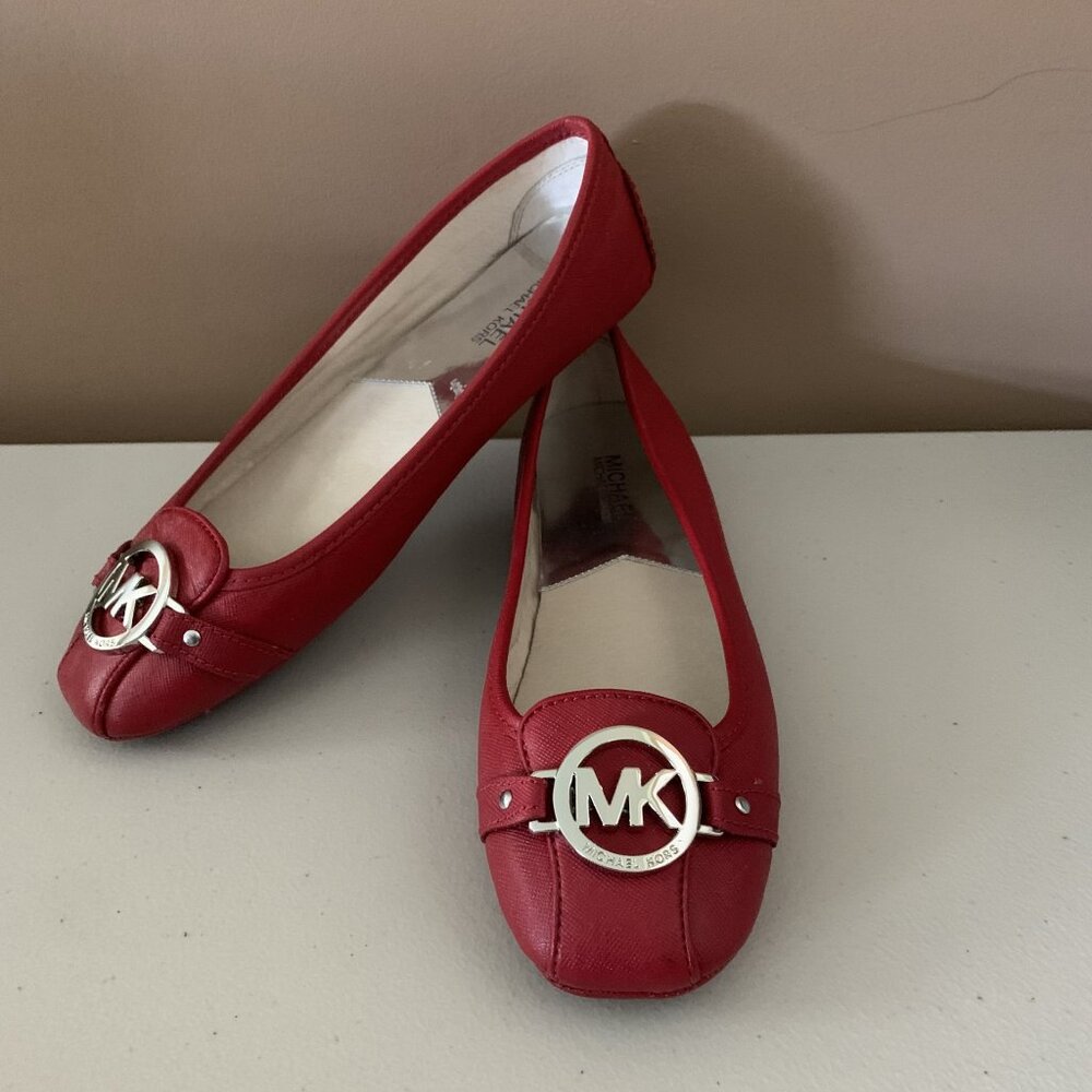 MICHAEL KORS red leather silvertone logo ballet flats shoes 9 NEW